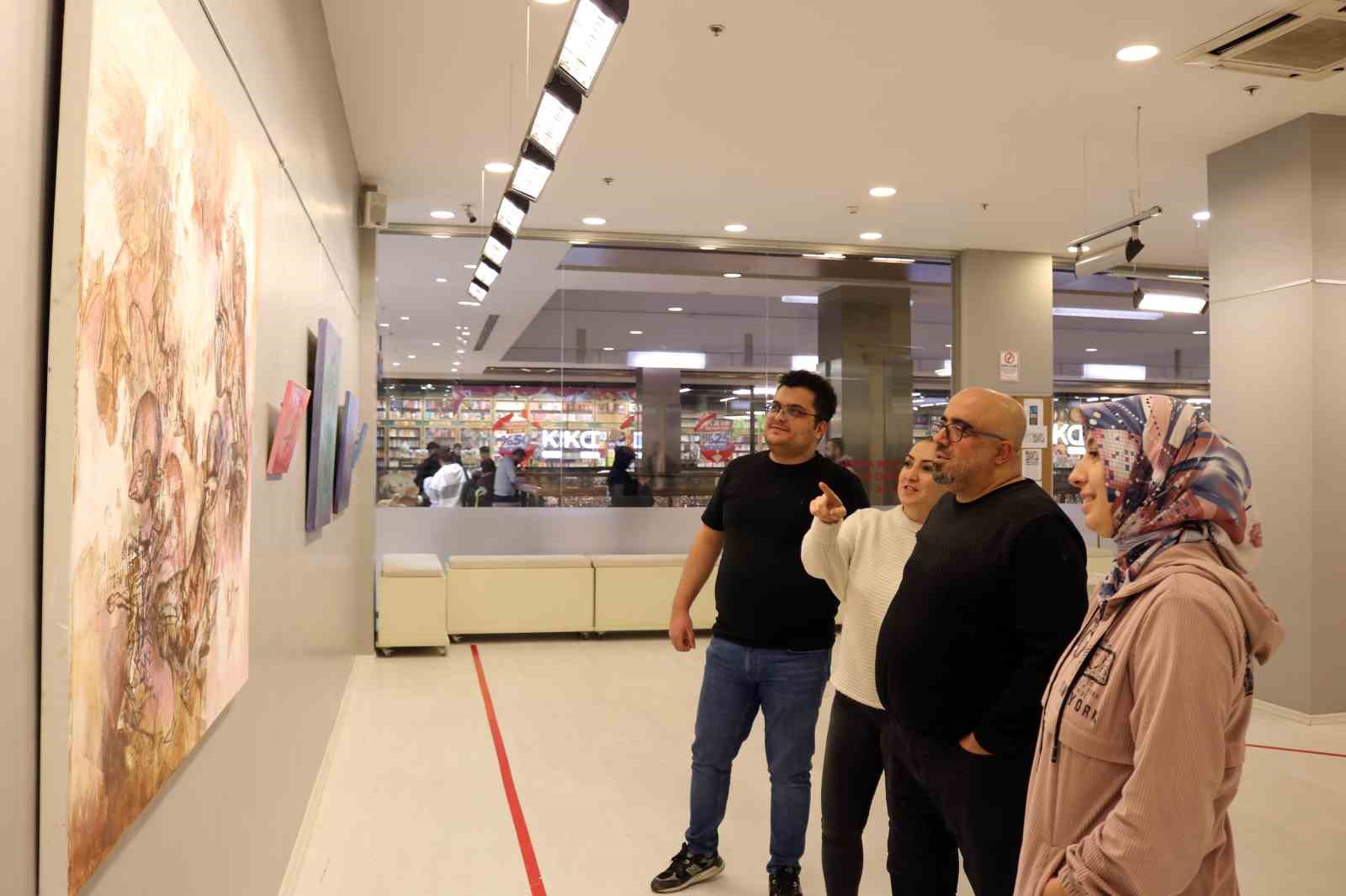 Ressam Cenk Mısırlıoğlu, SANKO Sanat Galerisi’nde sergi açtı
Ressam Cenk Mısırlıoğlu, SANKO Sanat Galerisi’nde sergi açtı