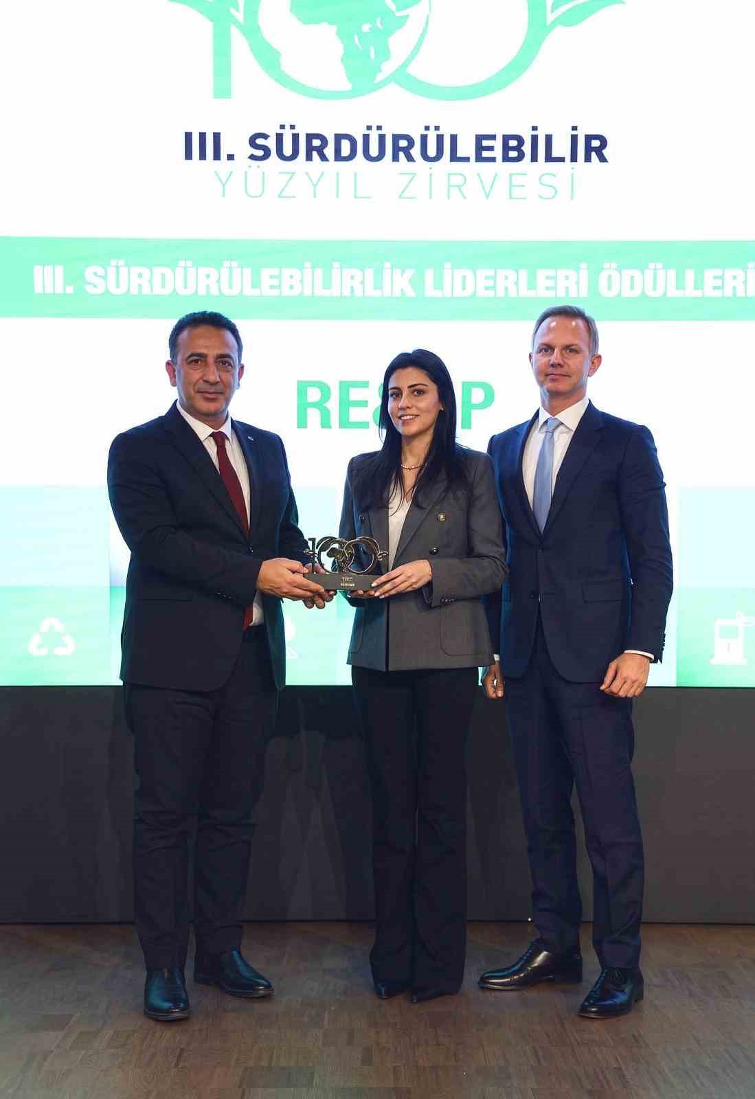 RE&UP, tekstil sektöründeki döngüsel ekonomi modeliyle Sürdürülebilirlik Liderleri Ödülü’nün sahibi oldu
