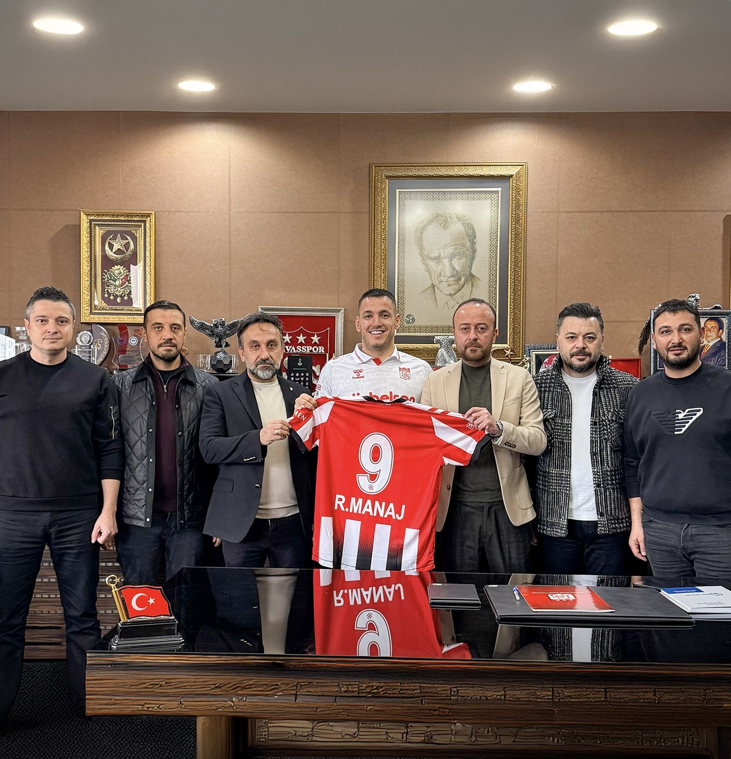 Rey Manaj yeniden Sivasspor’da
