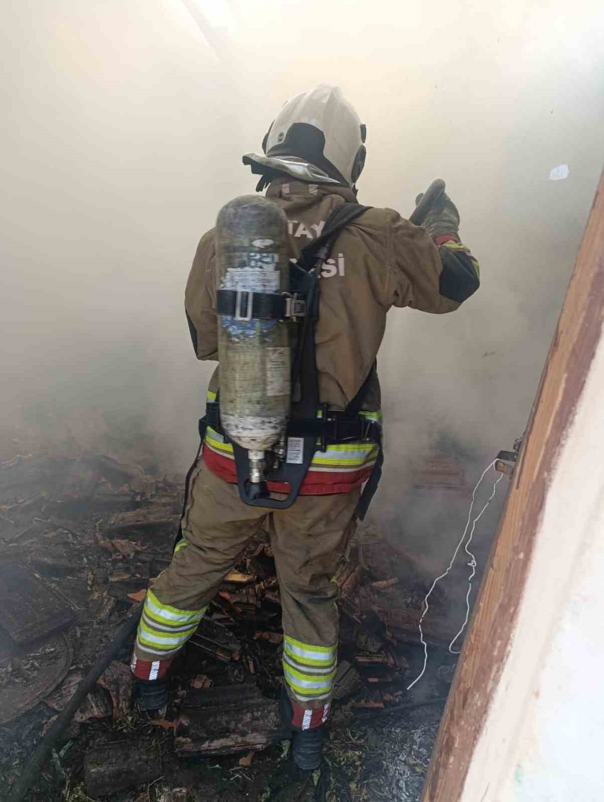 Reyhanlı’da müstakil ev yandı
