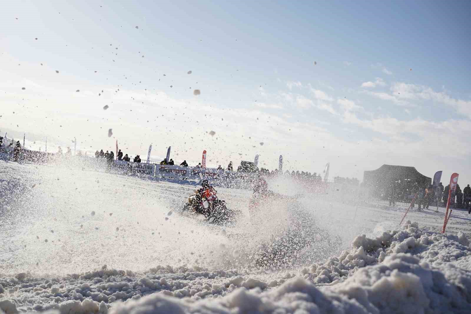 Rize’de adrenalin sis deniziyle buluştu, ortaya görsel şölen çıktı
