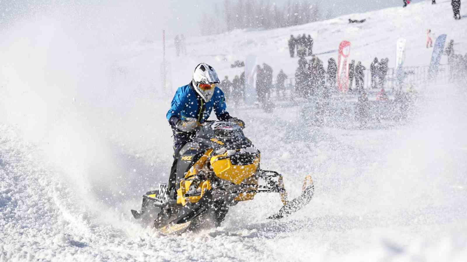 Rize’de adrenalin sis deniziyle buluştu, ortaya görsel şölen çıktı

