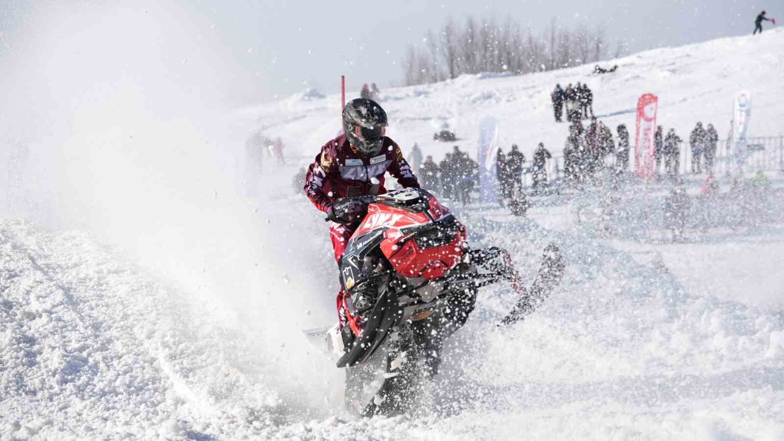 Rize’de adrenalin sis deniziyle buluştu, ortaya görsel şölen çıktı
