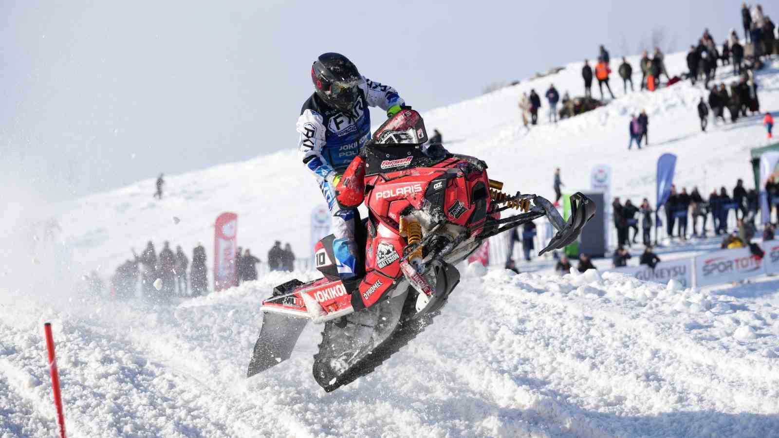 Rize’de adrenalin sis deniziyle buluştu, ortaya görsel şölen çıktı
