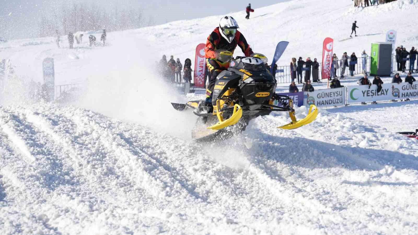 Rize’de adrenalin sis deniziyle buluştu, ortaya görsel şölen çıktı
