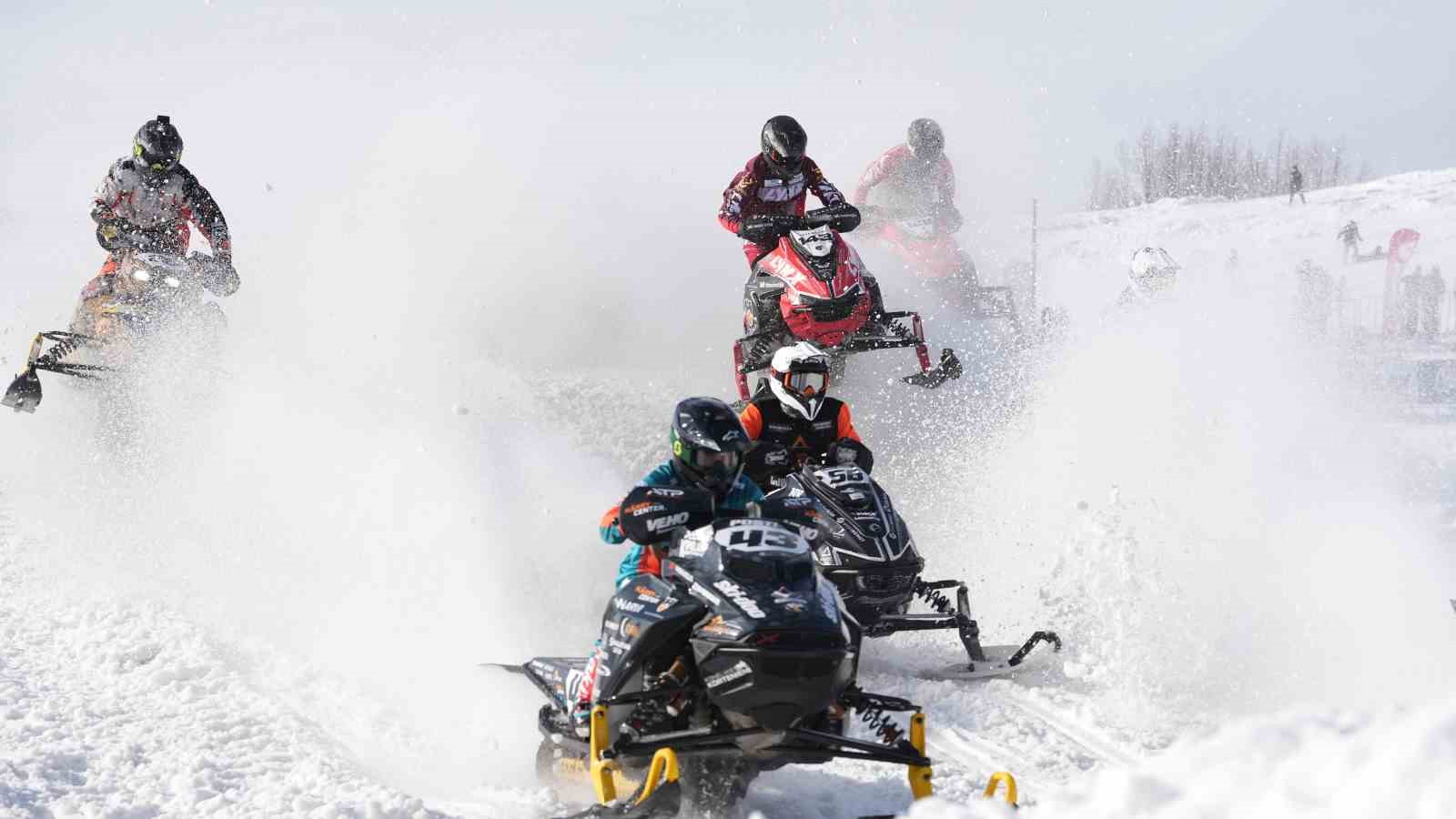 Rize’de adrenalin sis deniziyle buluştu, ortaya görsel şölen çıktı
