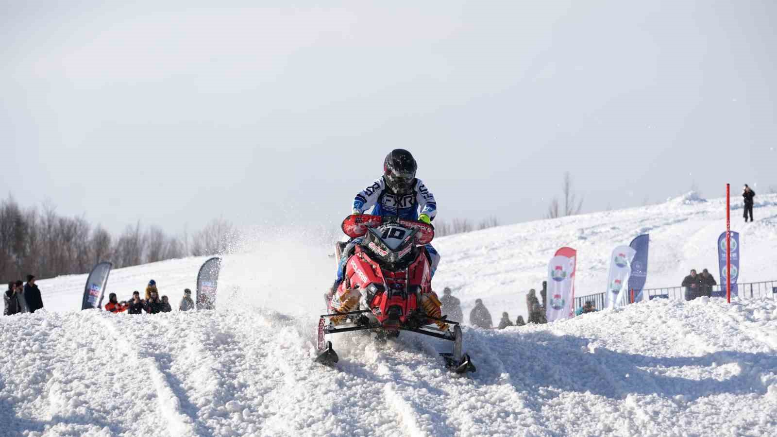 Rize’de adrenalin sis deniziyle buluştu, ortaya görsel şölen çıktı
