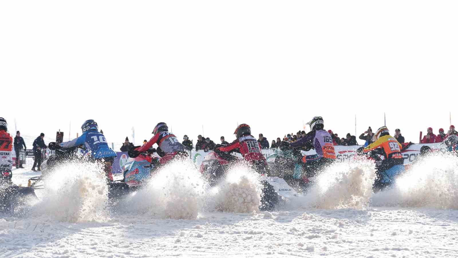 Rize’de adrenalin sis deniziyle buluştu, ortaya görsel şölen çıktı
