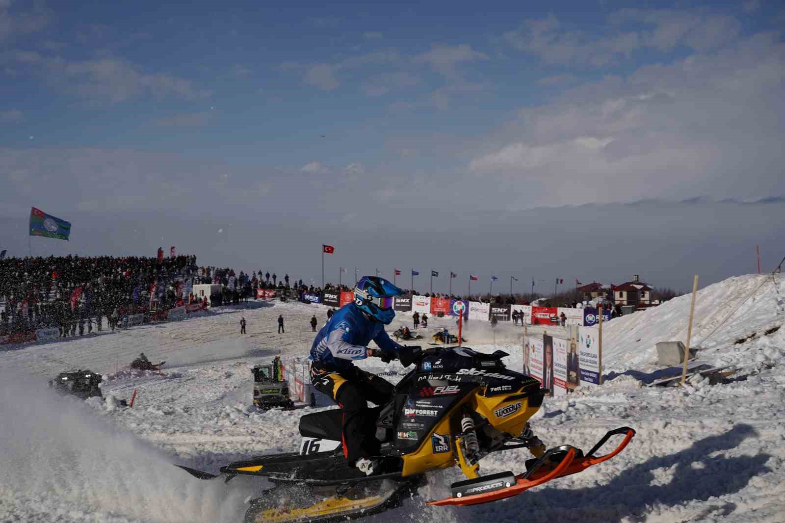 Rize’de adrenalin sis deniziyle buluştu, ortaya görsel şölen çıktı
