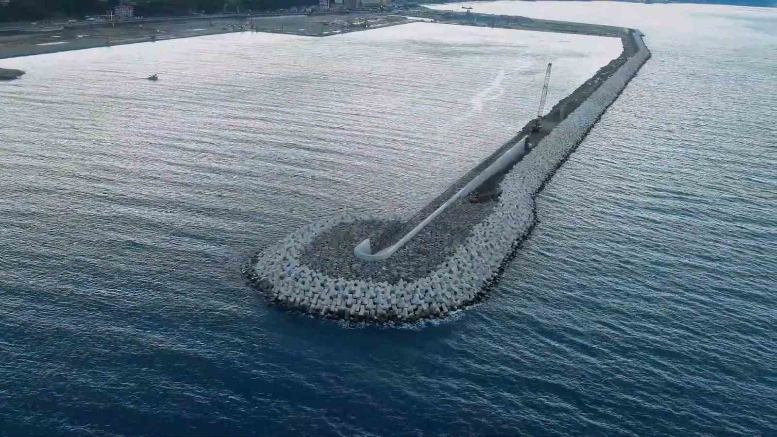 Rize’de İyidere Lojistik Limanı inşaatı sürüyor
