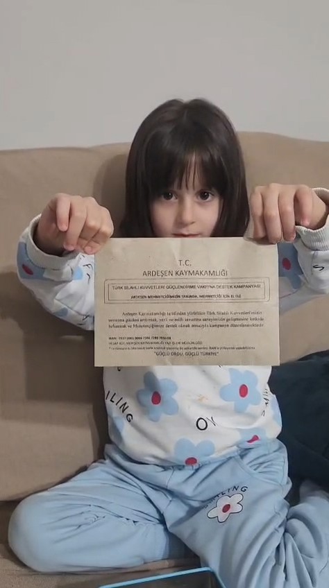 Rizeli miniklerden TSK Güçlendirme Vakfı’na anlamlı bağış
