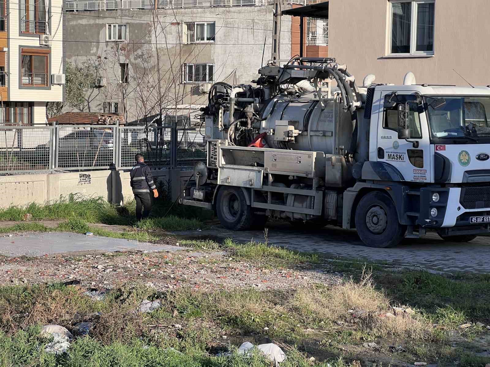 ’Rögarda bebek gördüm’ iddiası ekipleri harekete geçirdi
