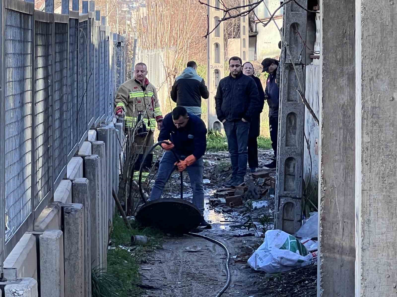 ’Rögarda bebek gördüm’ iddiası ekipleri harekete geçirdi
