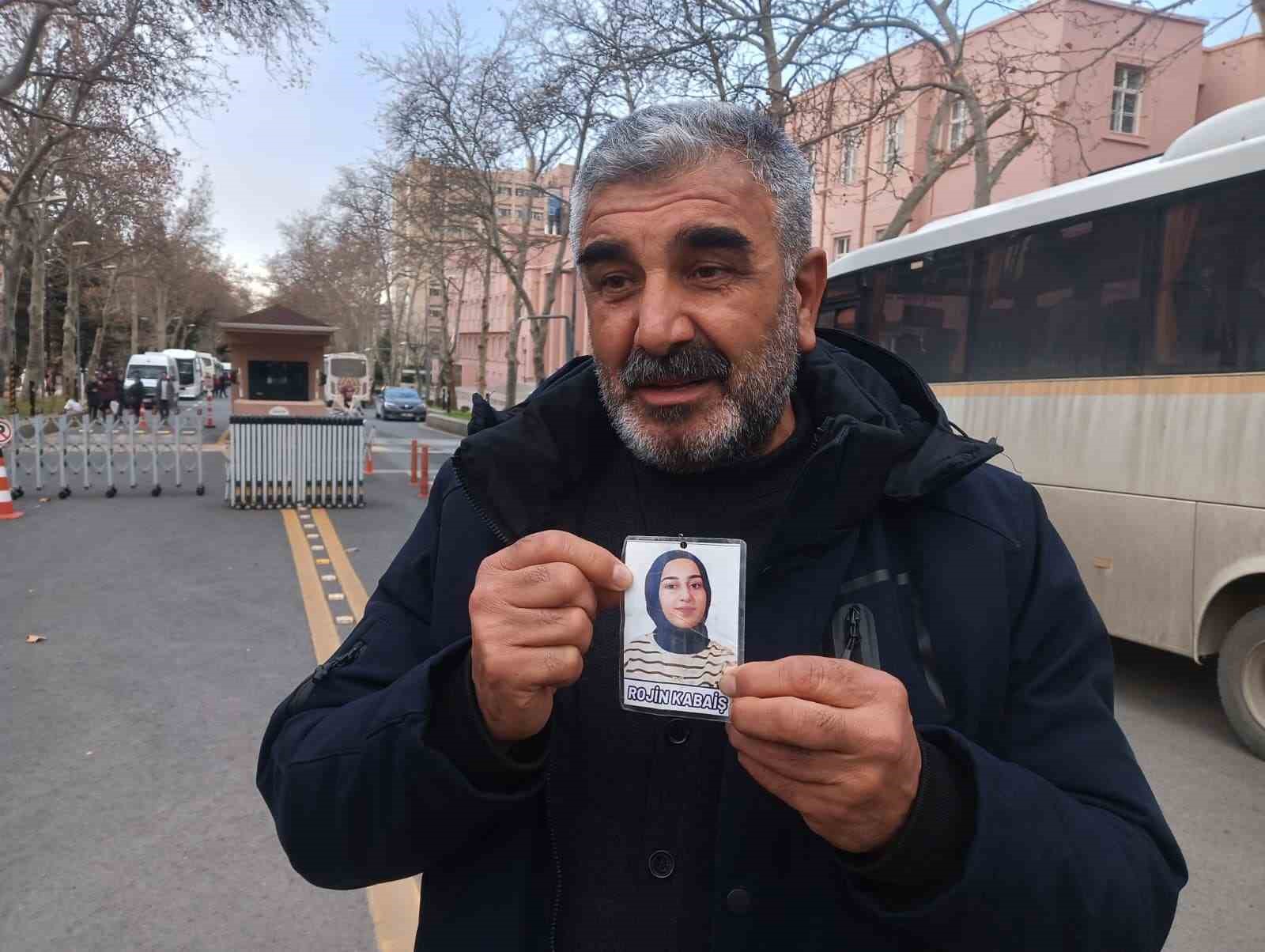 Rojin Kabaiş’in babası: "Adalet Bakanımızla görüştük, olumlu geçti, en yakın zamanda her şey çözülecek"
Rojin Kabaiş’in babası: "Adalet Bakanımızla görüştük, olumlu geçti, en yakın zamanda her şey çözülecek"