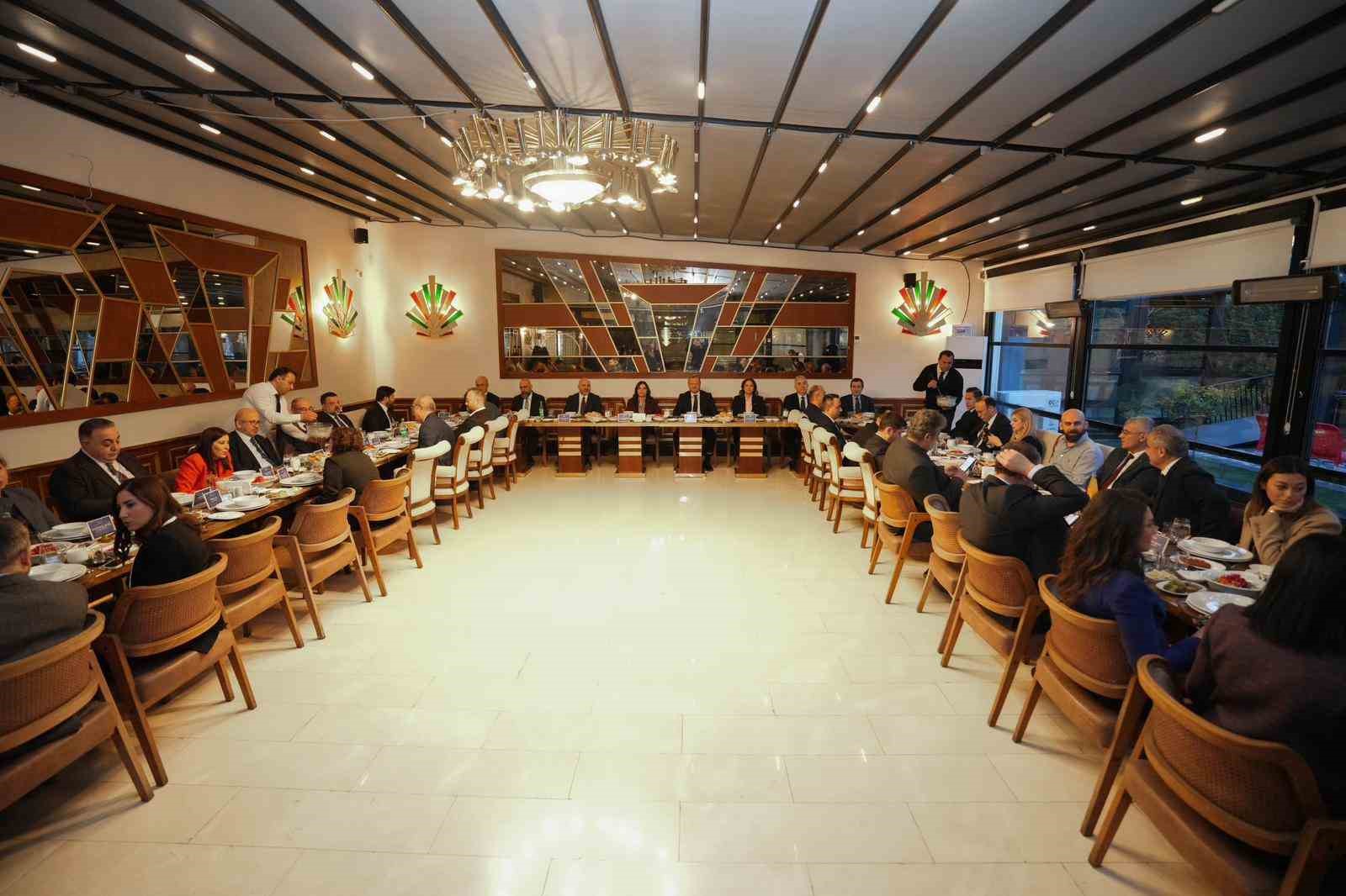 RTÜK Başkanı Mehmet Daniş ve Kurul üyeleri medya temsilcileriyle iftar programında buluştu
