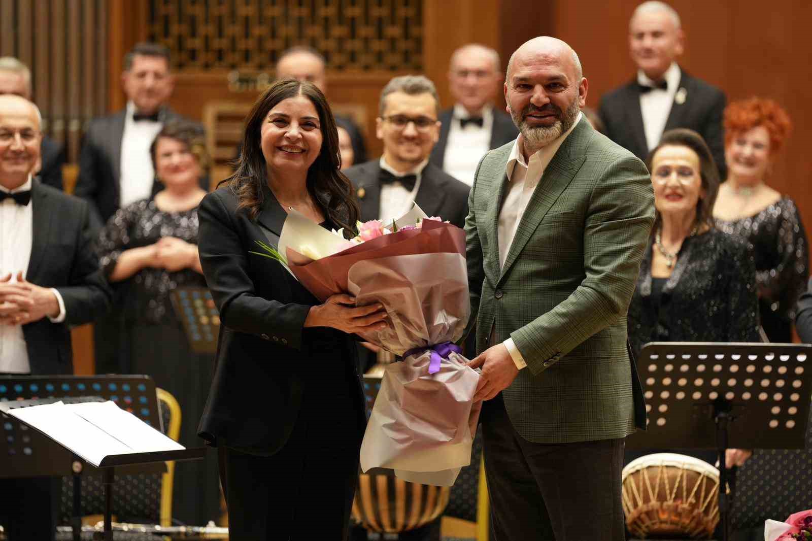 RTÜK Türk Müzik Topluluğu sanatseverlerle buluştu
RTÜK Türk Müzik Topluluğu sanatseverlerle buluştu