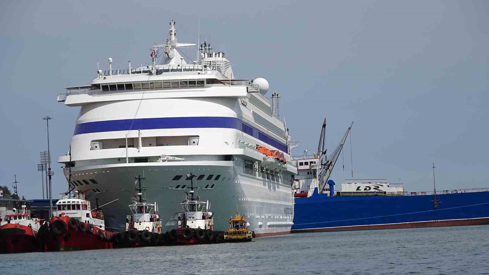 Rus turistler aylar sonra kruvaziyer ile Samsun’da
