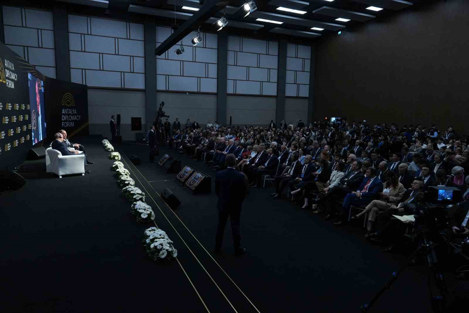 Rusya Dışişleri Bakanı Lavrov: "Bu savaş Batı’nın Rusya’ya karşı Ukrayna eliyle yürüttüğü savaştır"
