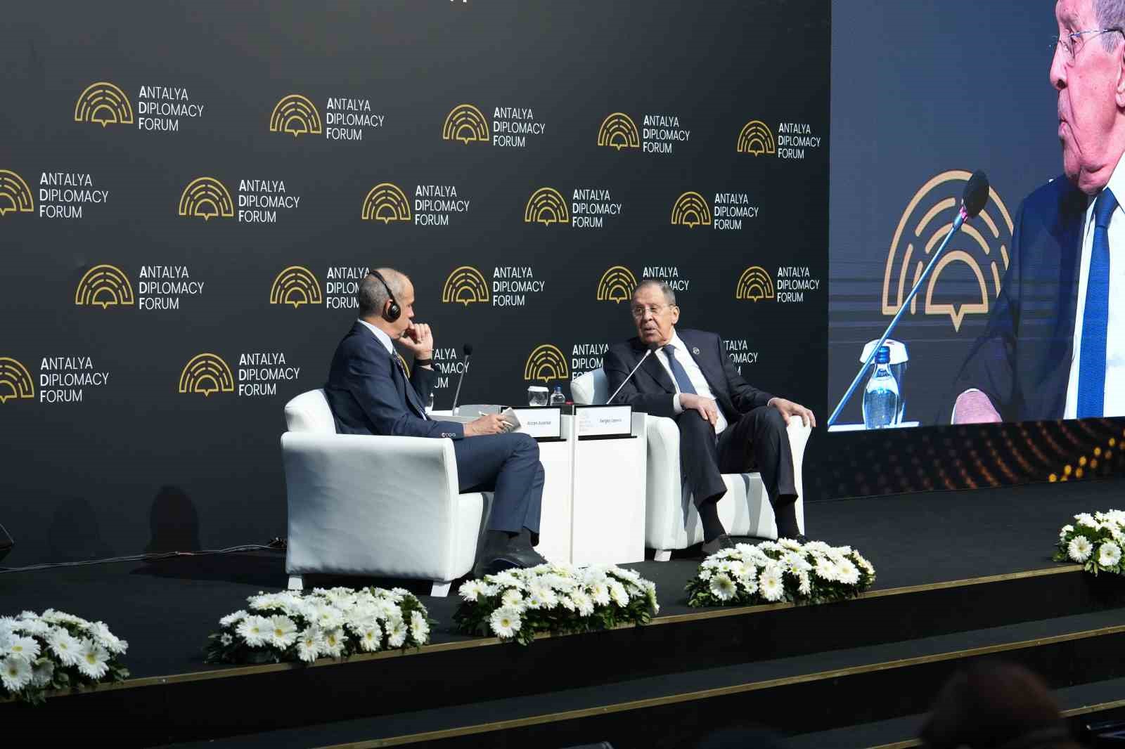 Rusya Dışişleri Bakanı Lavrov: "Bu savaş Batı’nın Rusya’ya karşı Ukrayna eliyle yürüttüğü savaştır"
