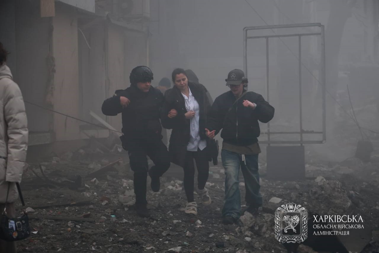 Rusya, Harkov’da 5 katlı binayı vurdu: en az 25 yaralı
