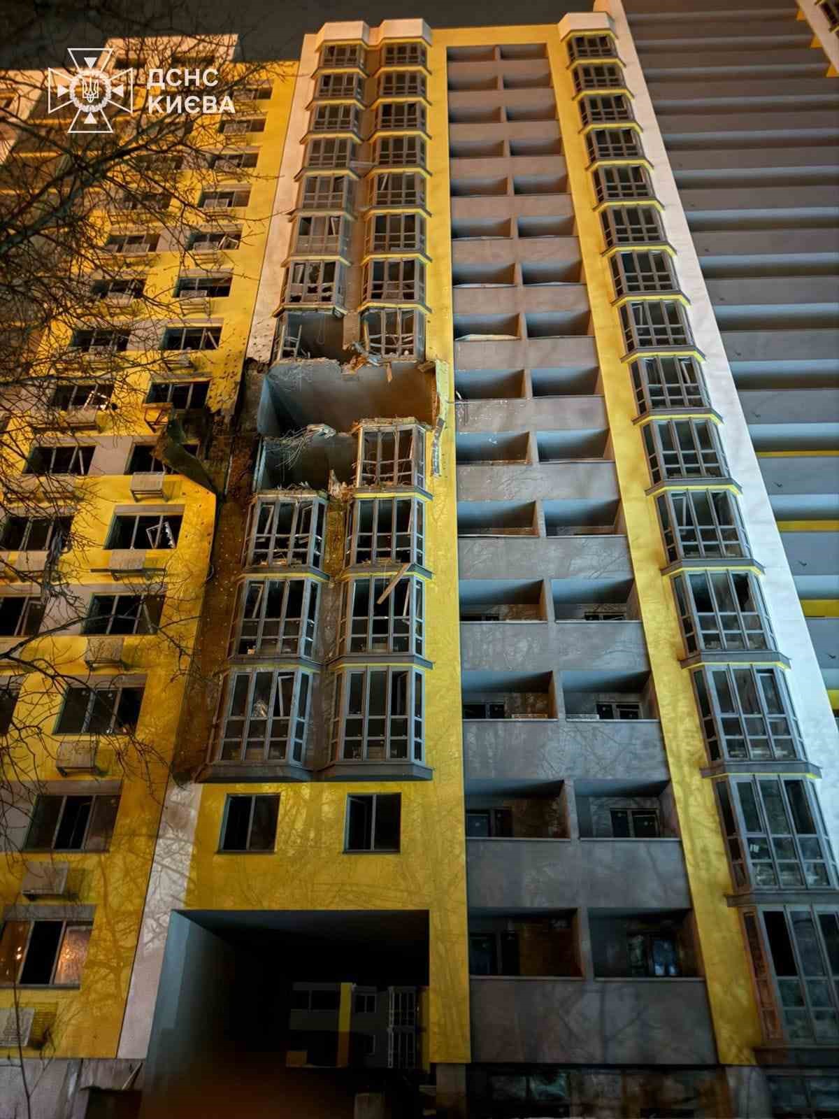 Rusya’dan Ukrayna’ya 370’den fazla dron ve 21 füze ile saldırı
