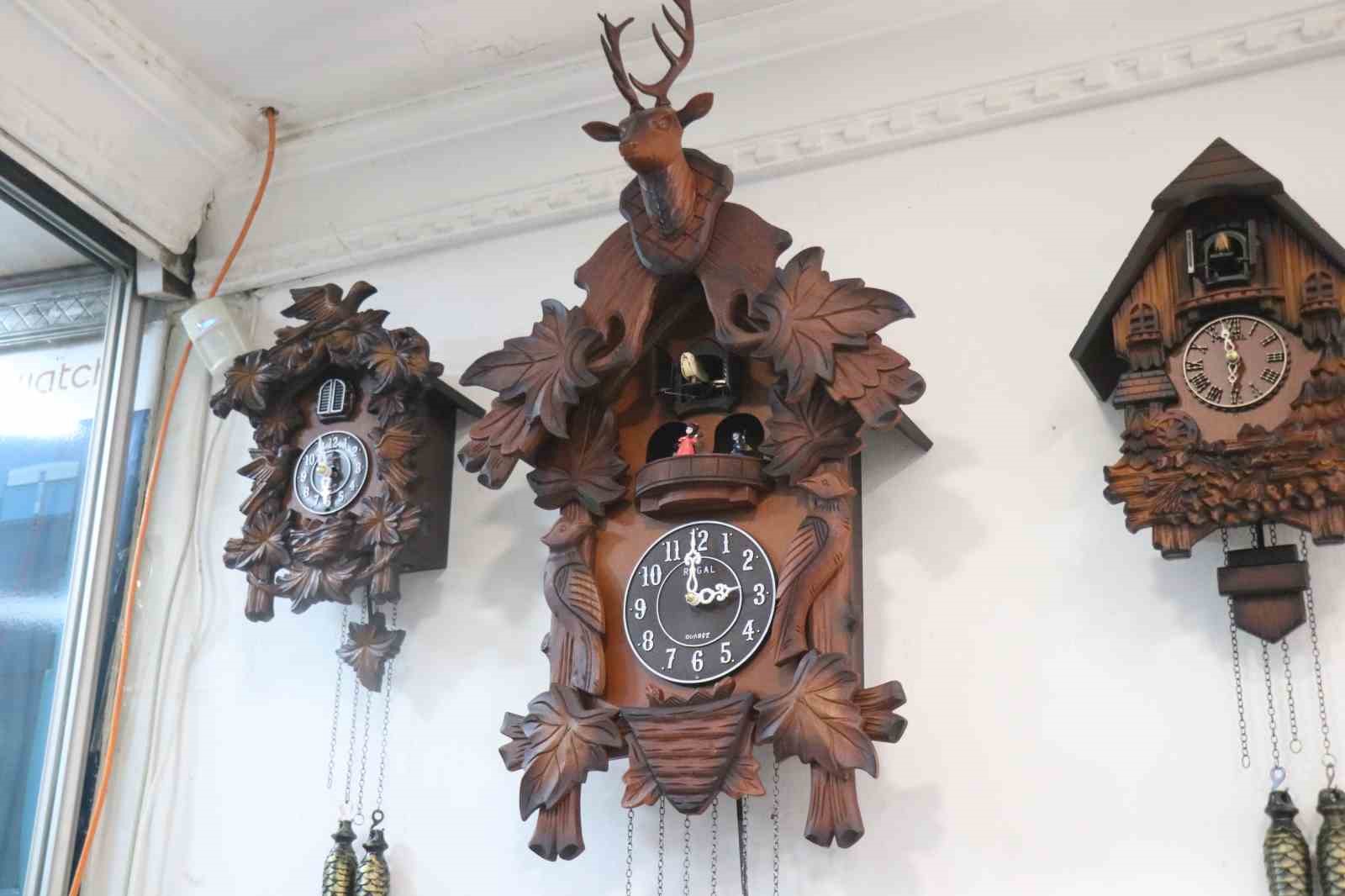 Saat sevdasından yurt dışı eğitimini bıraktı: Yıllardır zamana sevgiyle ayar veriyor
Saat sevdasından yurt dışı eğitimini bıraktı: Yıllardır zamana sevgiyle ayar veriyor