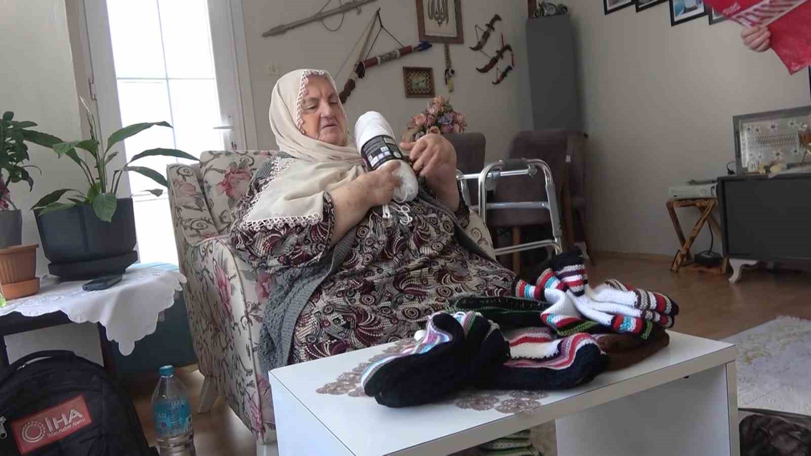 Sabahat ninenin ördüğü bereler Mehmetçik’in yüreğini ısıttı
