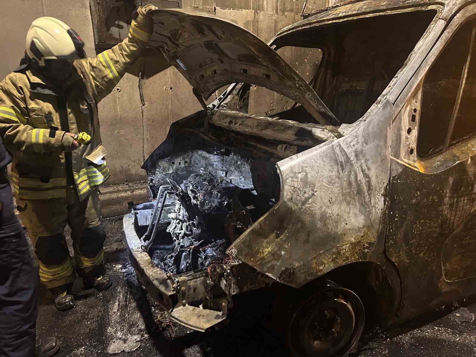 Sabiha Gökçen Havalimanı’nın 2. pistinin altındaki tünelde araç yangını paniğe neden oldu
