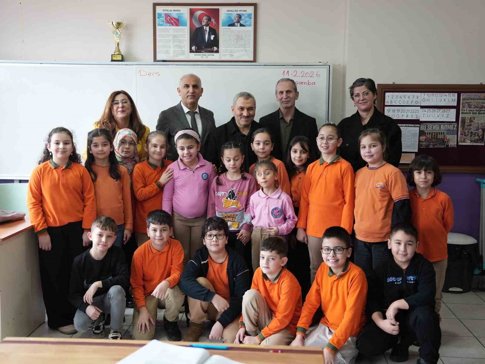 Sabri öğretmen görme engelli öğrencilere ilham oldu
