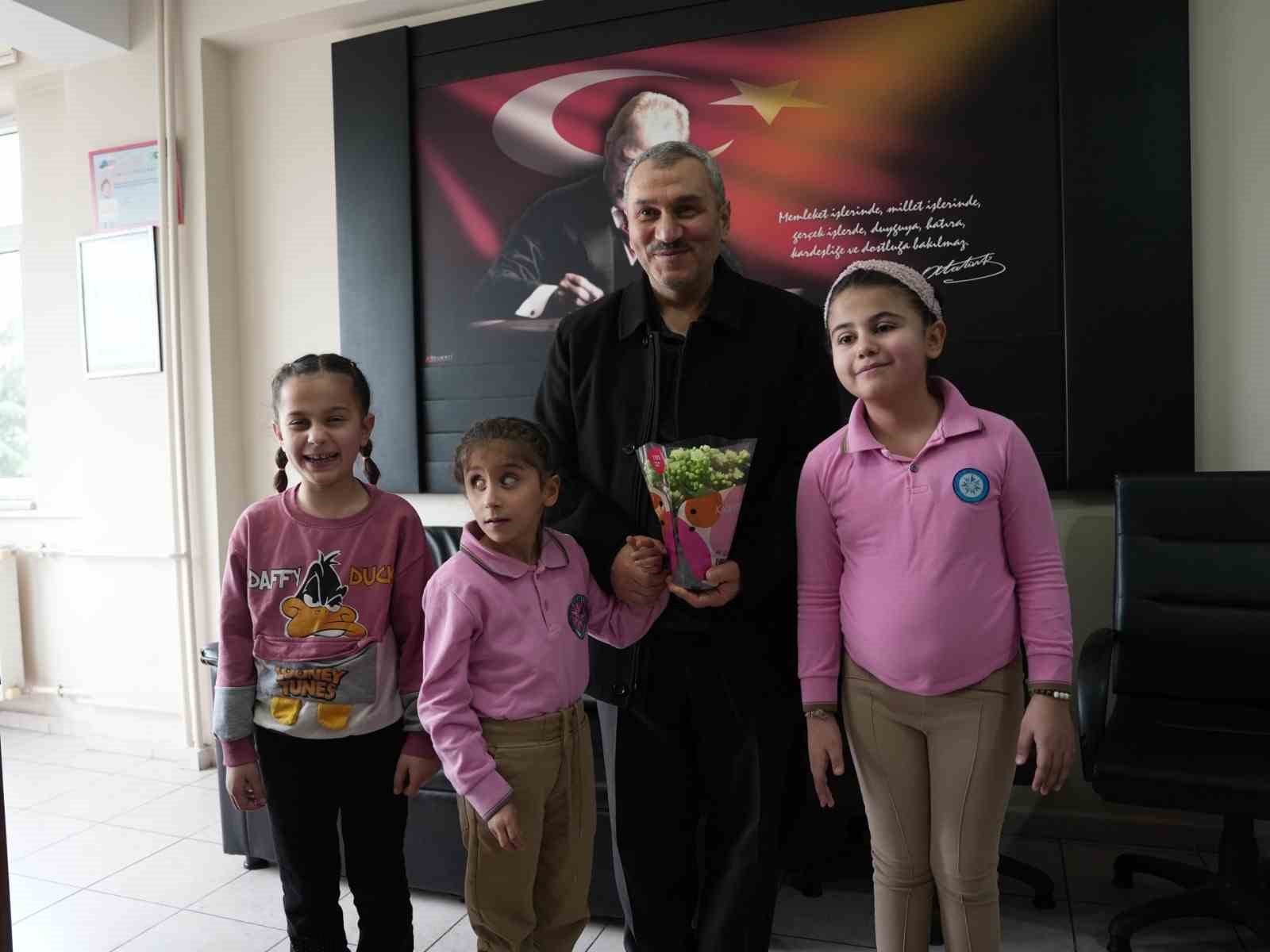 Sabri öğretmen görme engelli öğrencilere ilham oldu
