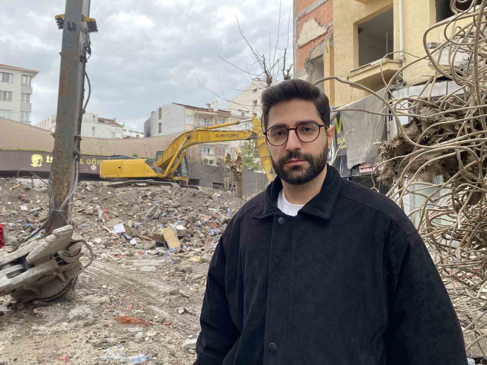 Sadece apartman değil, esnafın ekmek teknesi de yıkıldı
Sadece apartman değil, esnafın ekmek teknesi de yıkıldı