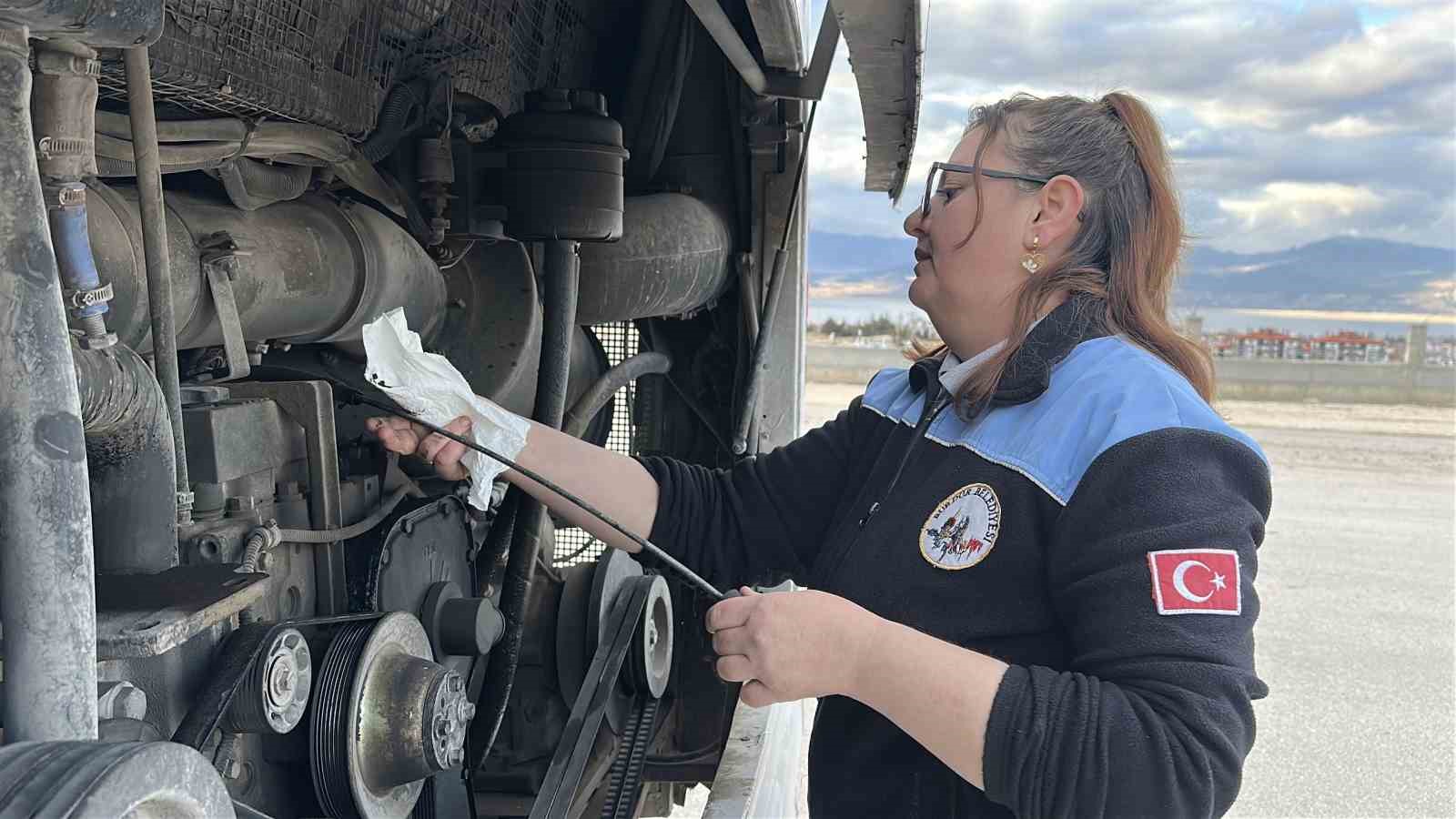 Sadece direksiyon değil, aynı zamanda aracın bakımları da ona emanet

