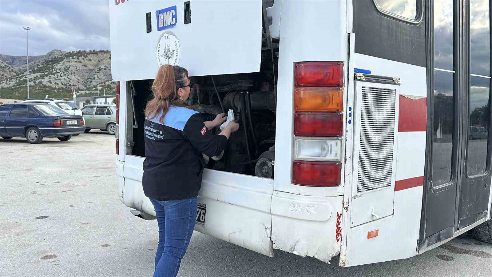 Sadece direksiyon değil, aynı zamanda aracın bakımları da ona emanet
