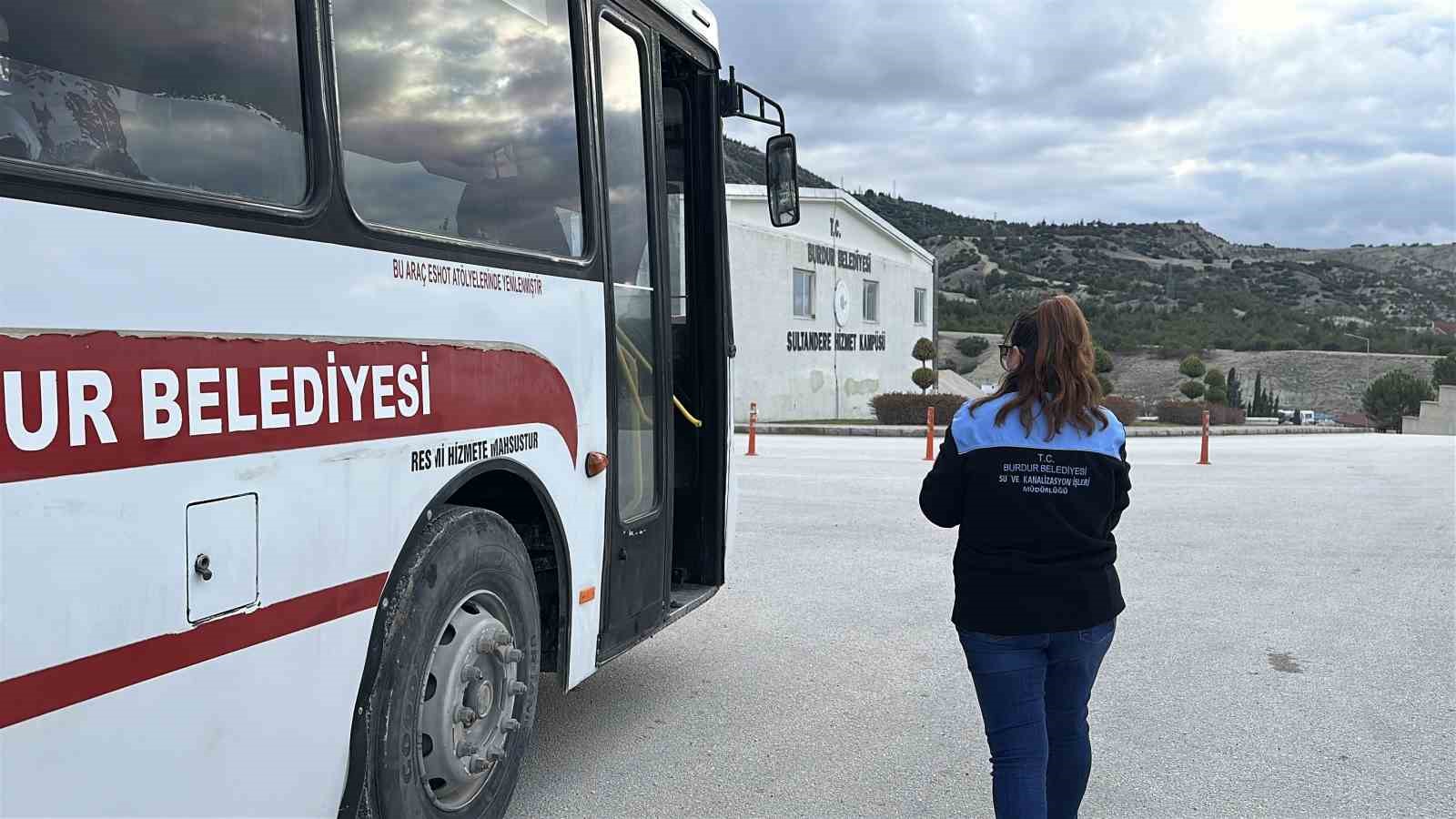 Sadece direksiyon değil, aynı zamanda aracın bakımları da ona emanet
