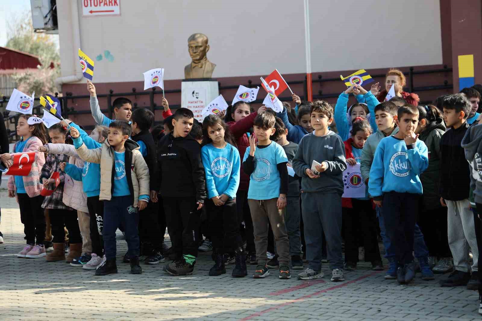 Sadettin Saran: "Fenerbahçe’yi bu sene şampiyon yaparak birçok çocuğumuzu Fenerbahçeli yapacağız"
