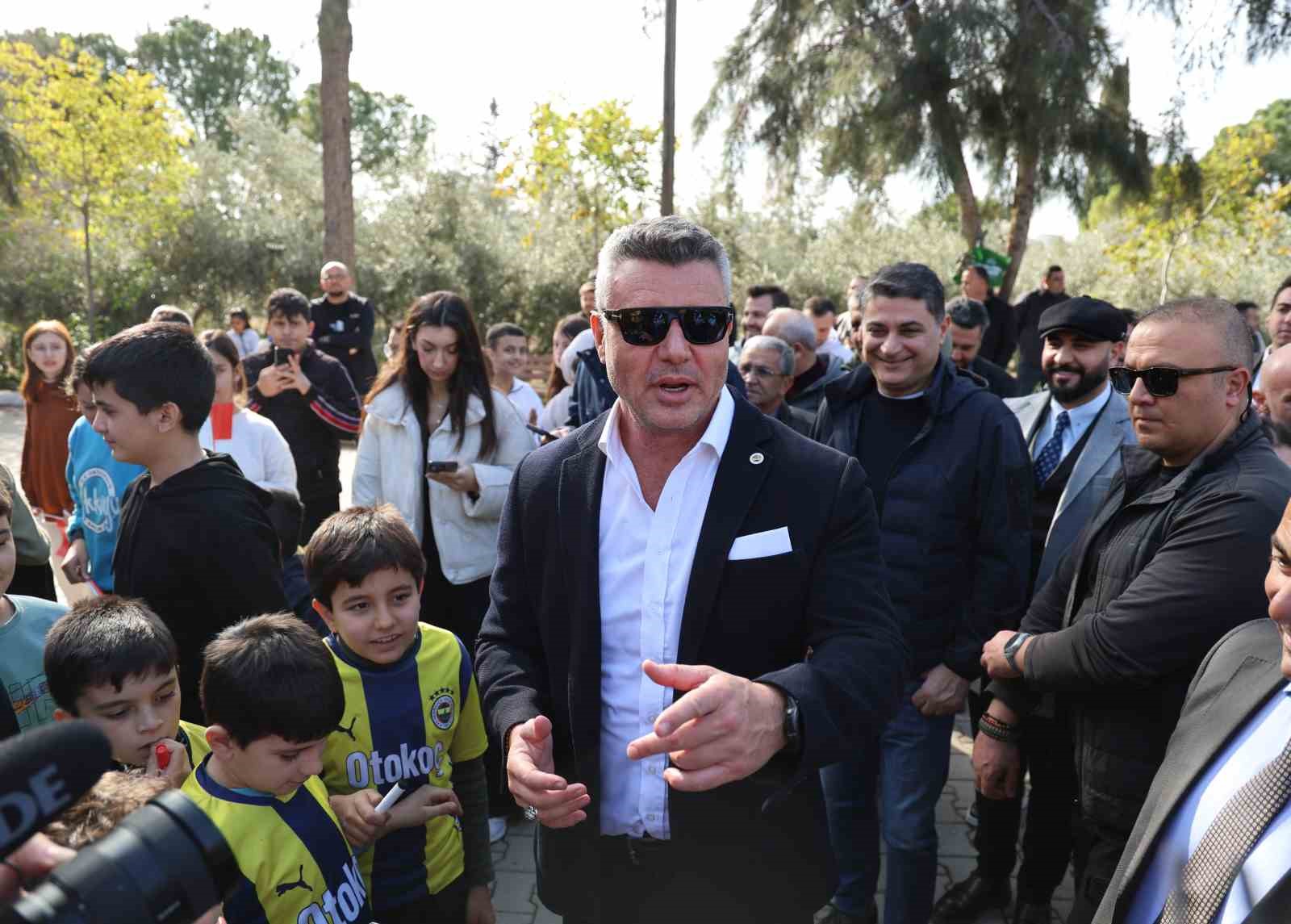 Sadettin Saran: "Fenerbahçe’yi bu sene şampiyon yaparak birçok çocuğumuzu Fenerbahçeli yapacağız"
