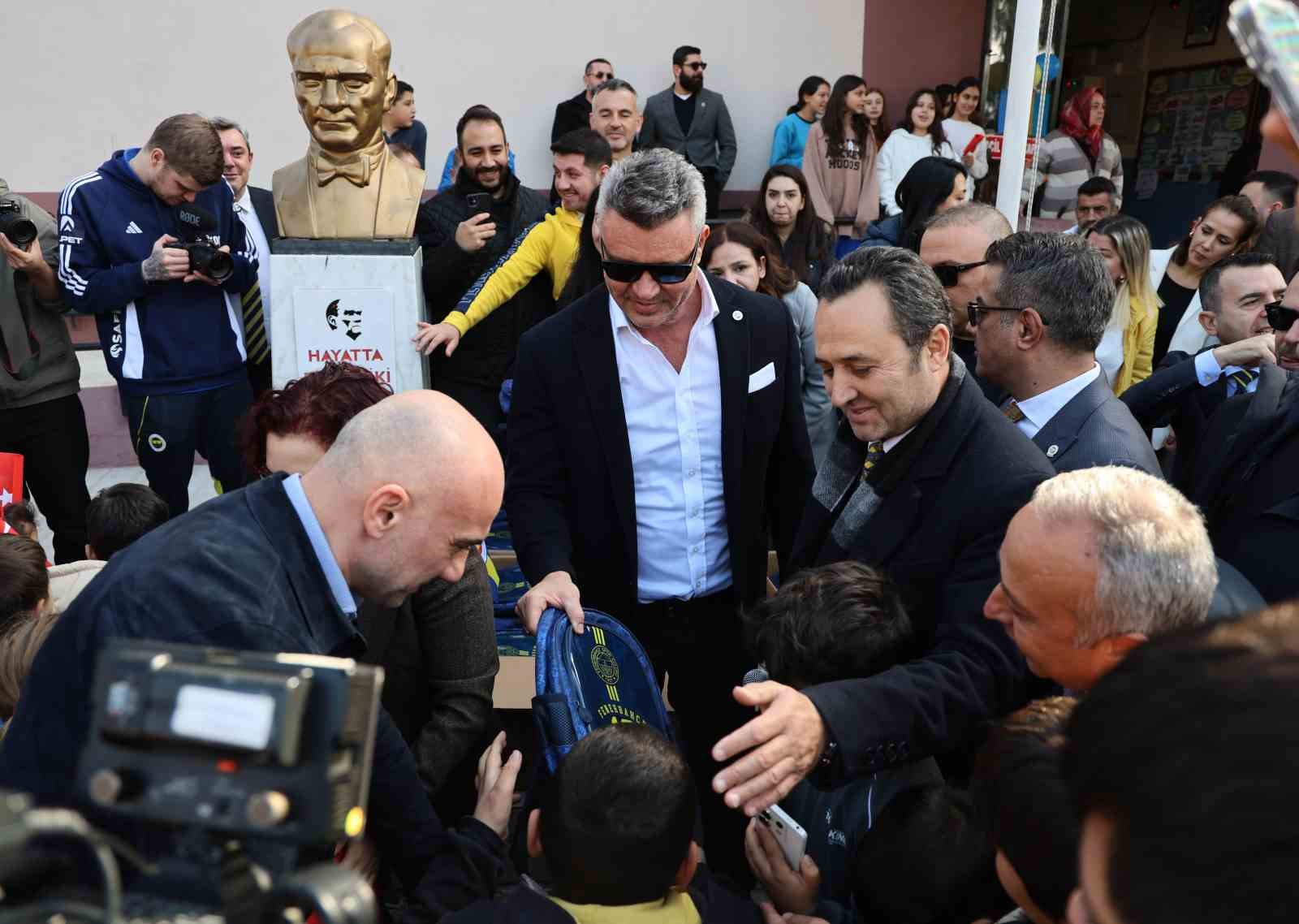 Sadettin Saran: "Fenerbahçe’yi bu sene şampiyon yaparak birçok çocuğumuzu Fenerbahçeli yapacağız"
