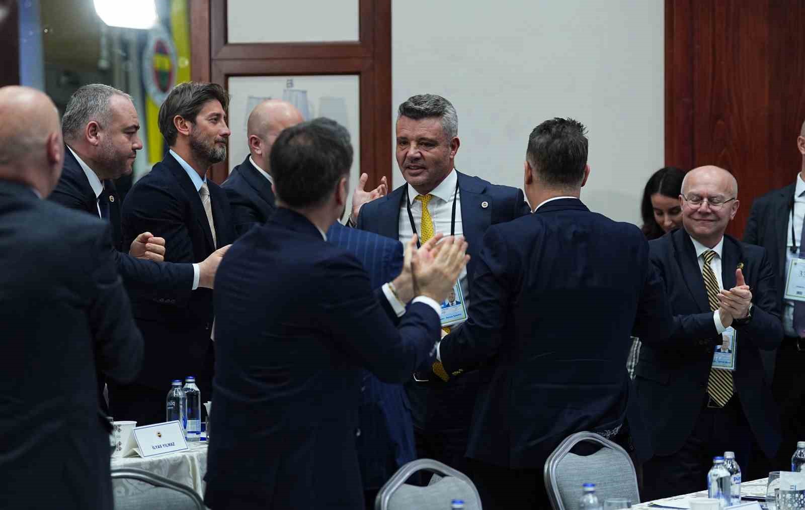 Sadettin Saran: "Hep birlikte şampiyon olacağız"
Sadettin Saran: "Hep birlikte şampiyon olacağız"