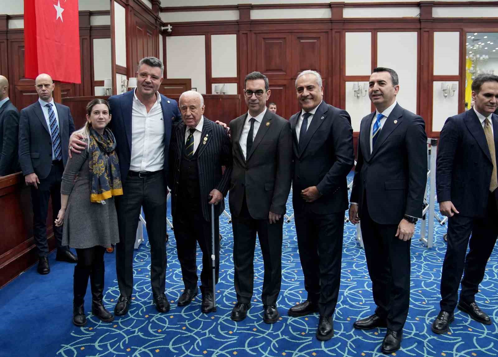 Sadettin Saran: "İnşallah çok daha fazla kupalar alacağız"
