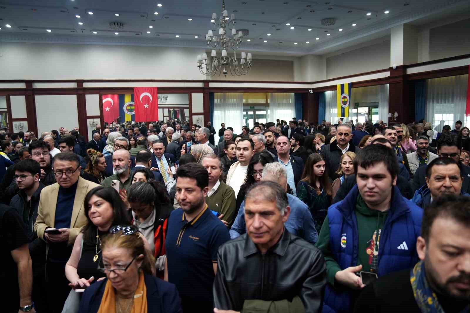 Sadettin Saran: "İnşallah çok daha fazla kupalar alacağız"
