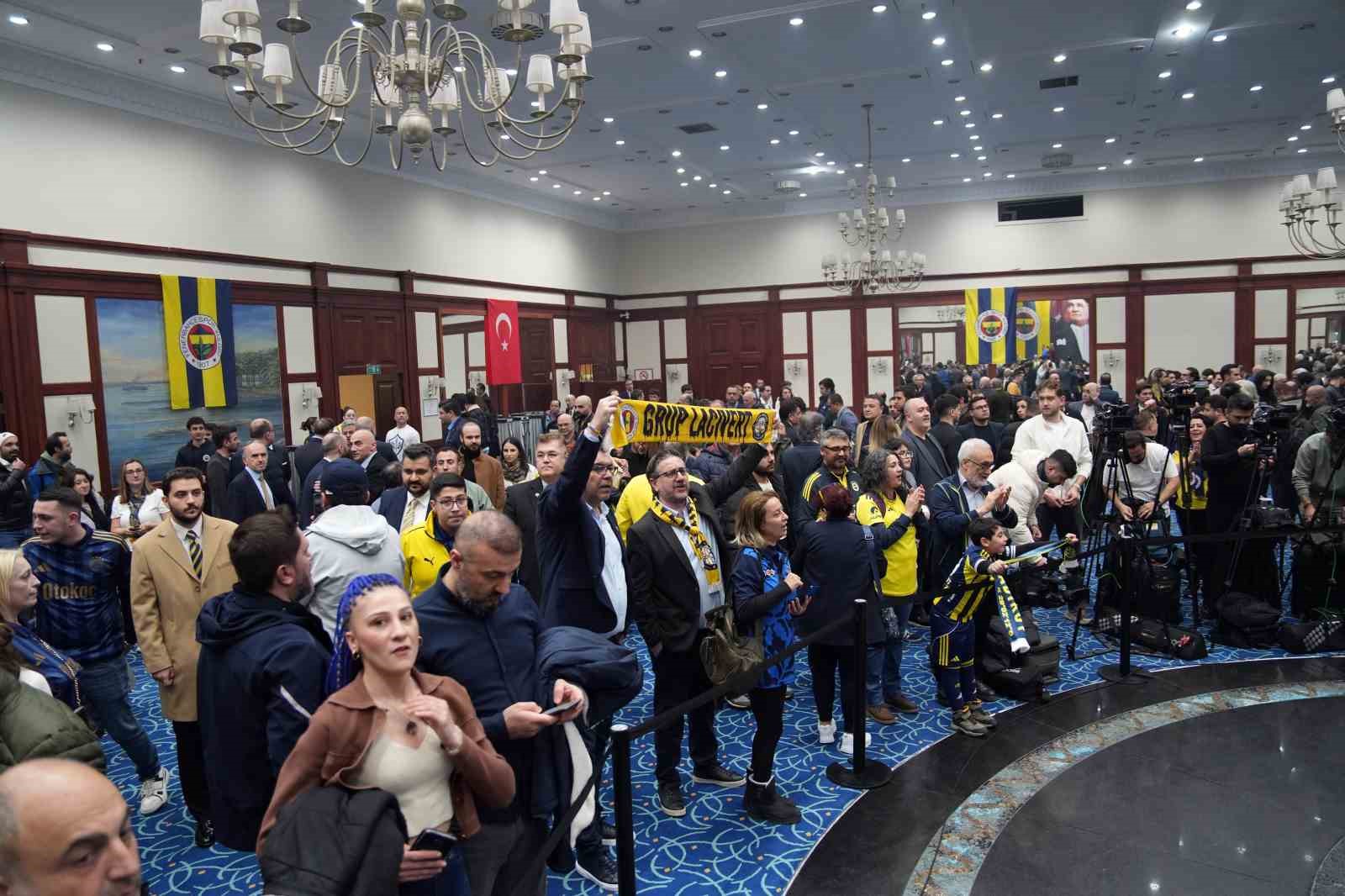 Sadettin Saran: "İnşallah çok daha fazla kupalar alacağız"
