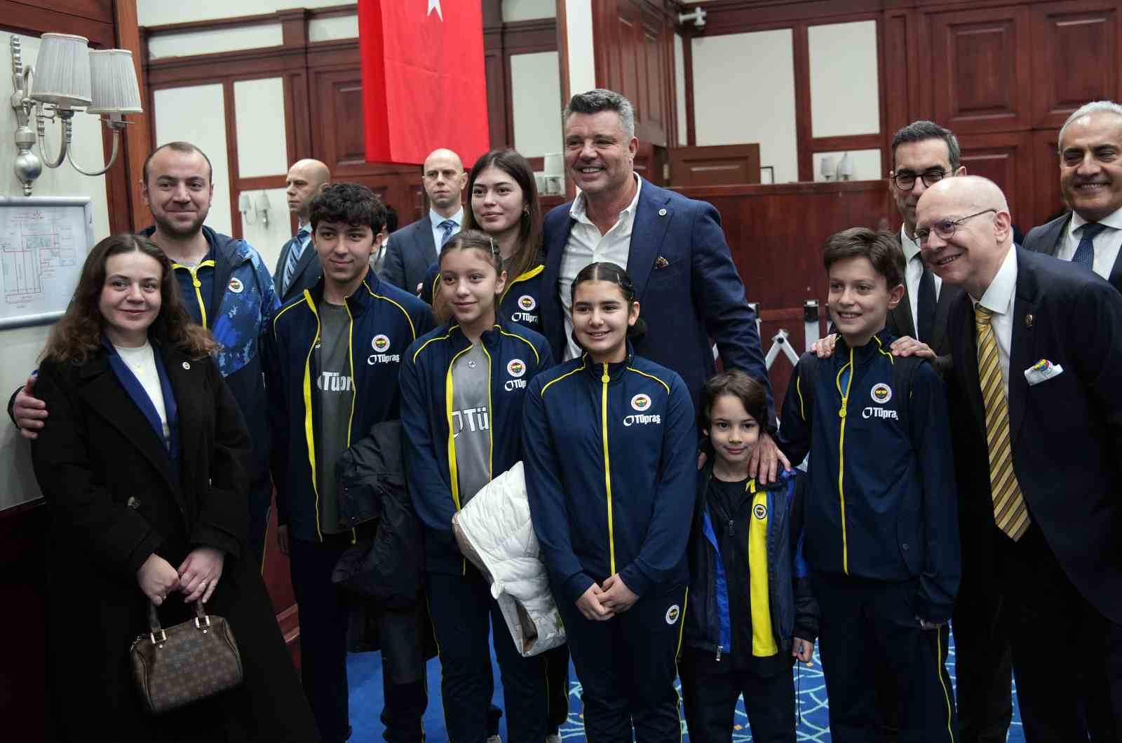 Sadettin Saran: "İnşallah çok daha fazla kupalar alacağız"
