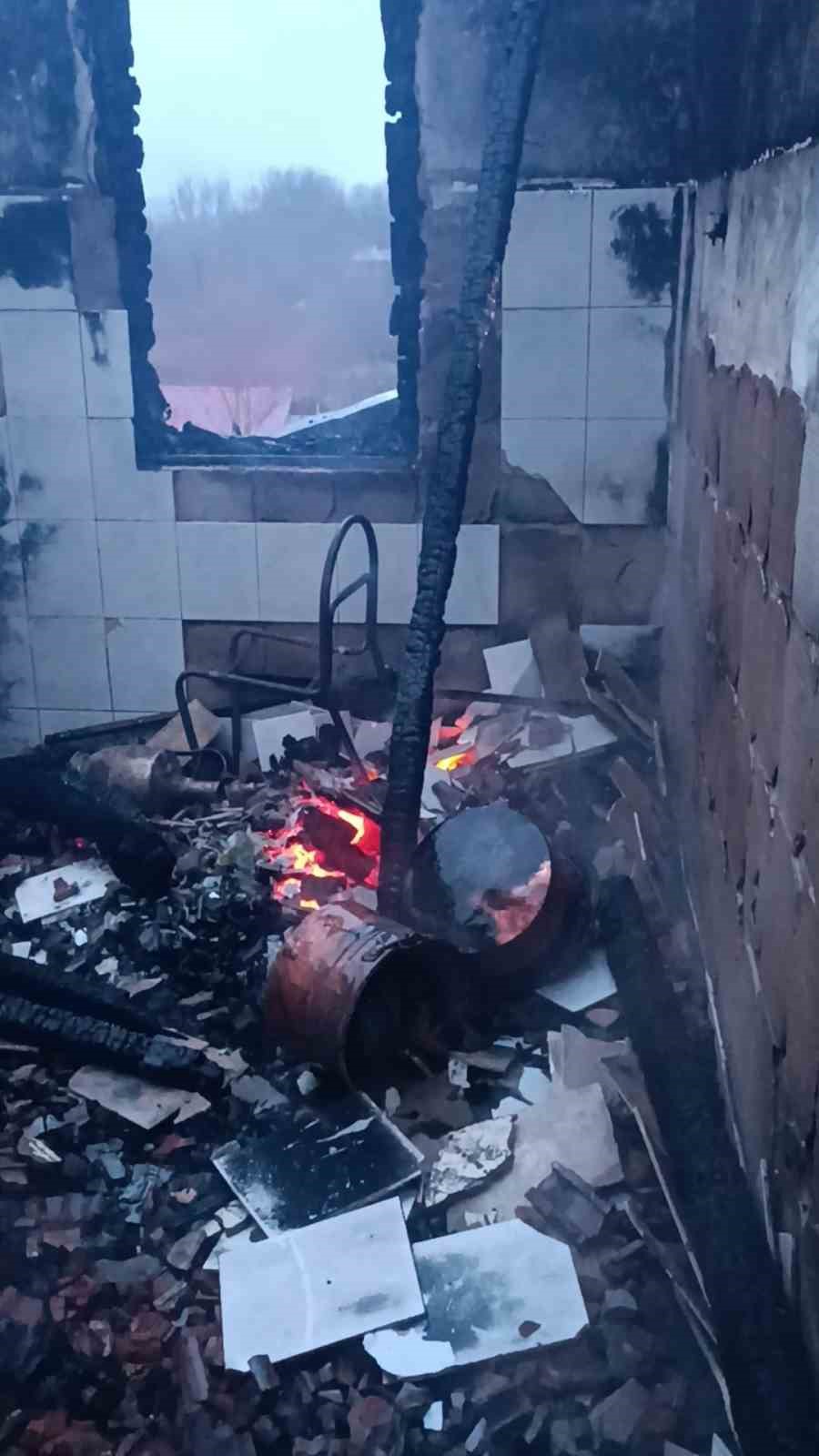 Safranbolu’da 3 katlı evde yangın
