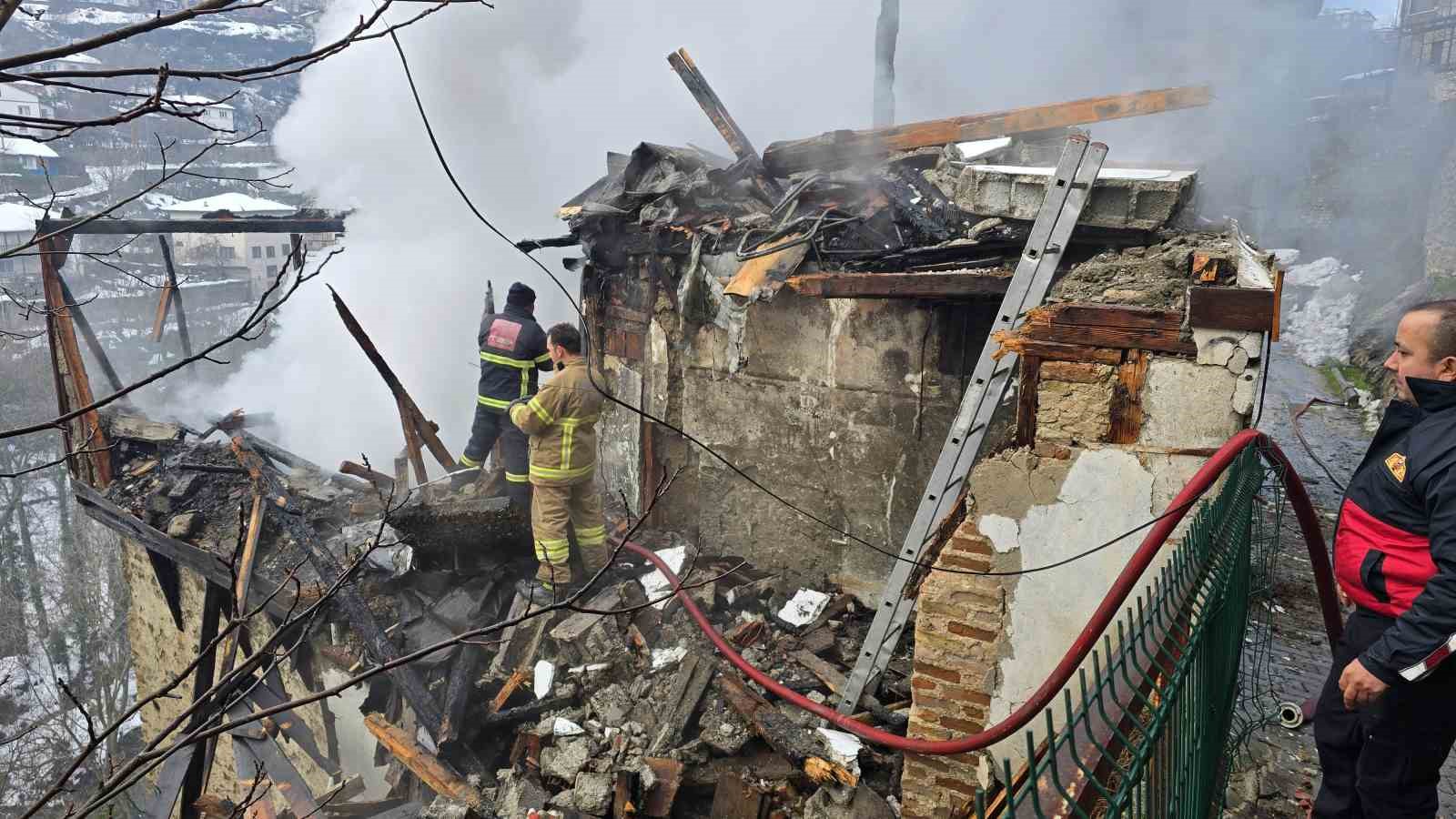 Safranbolu’da 46 günde aynı mahallede ikinci konak yangını
