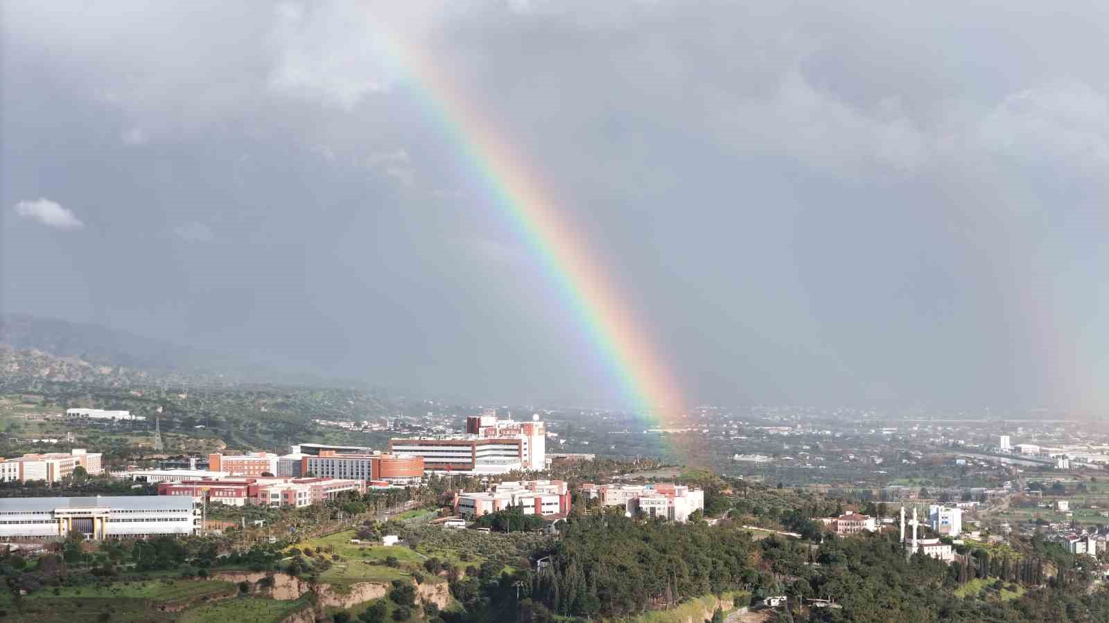 Sağanak sonrası gökkuşağı Aydın’ı sardı
