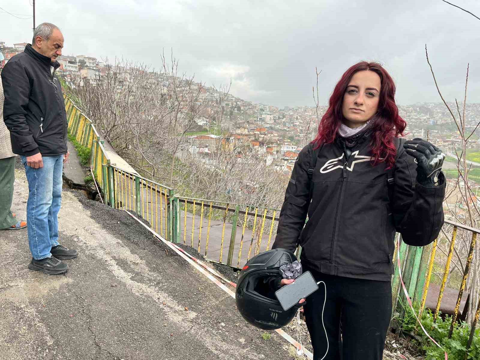 Sağanak sonrası yol çöktü, mahalleyi endişe kapladı
