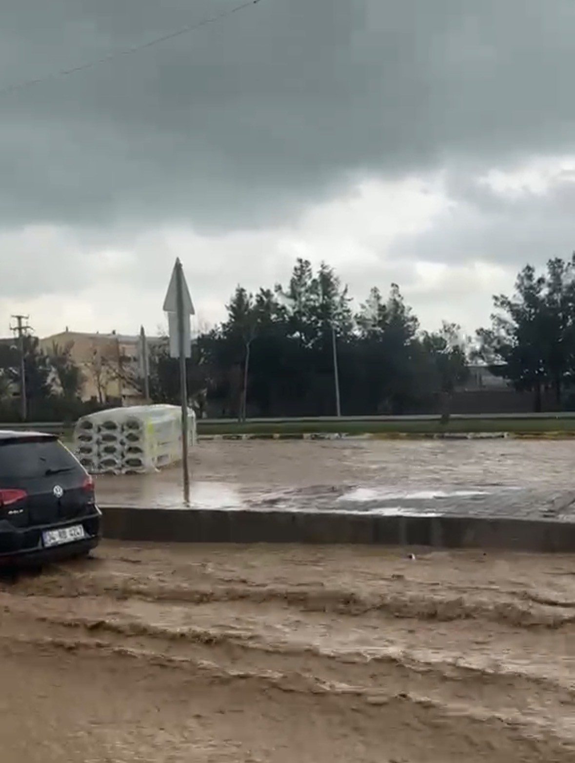 Sağanak yağış Mardin’de hayatı olumsuz etkiledi
