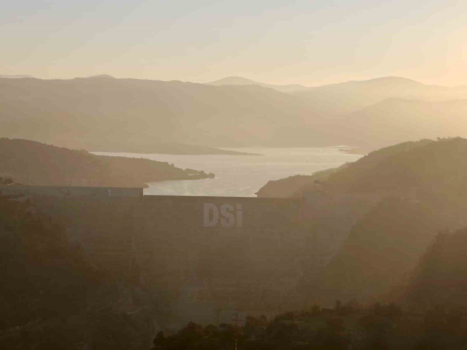 Sağanak yağışlar Atatürk Barajı’na can verdi
