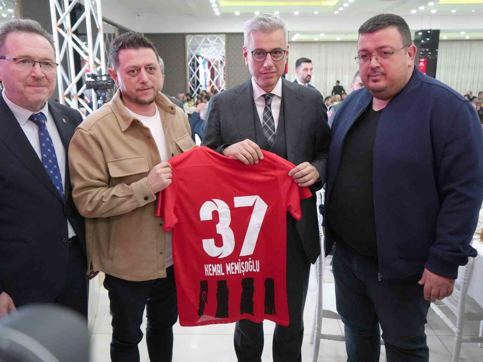 Sağlık Bakanı Memişoğlu: "Bugün Türkiye, sağlıkta bölgesinde referans gösterilen bir ülkedir"
Sağlık Bakanı Memişoğlu: "Bugün Türkiye, sağlıkta bölgesinde referans gösterilen bir ülkedir"