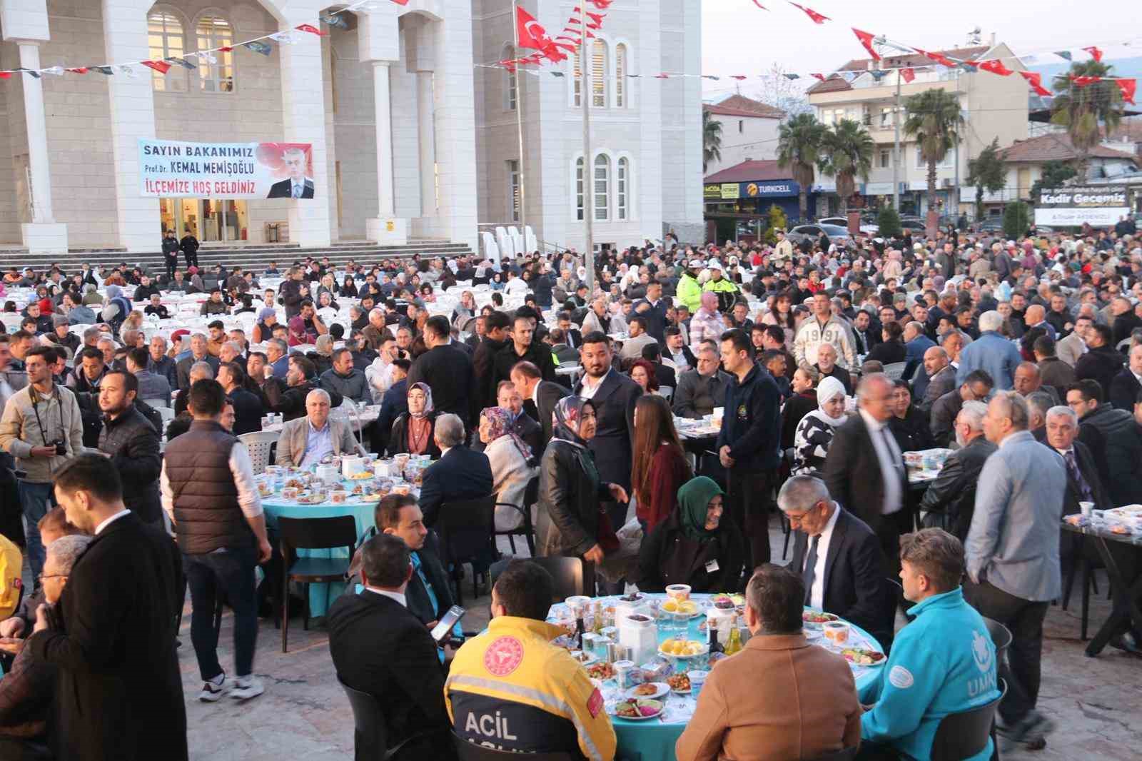 Sağlık Bakanı Memişoğlu: "Cumhurbaşkanımız Recep Tayyip Erdoğan’ın liderliğinde gece gündüz demeden halkımıza hizmet etmeye çalışıyoruz"
